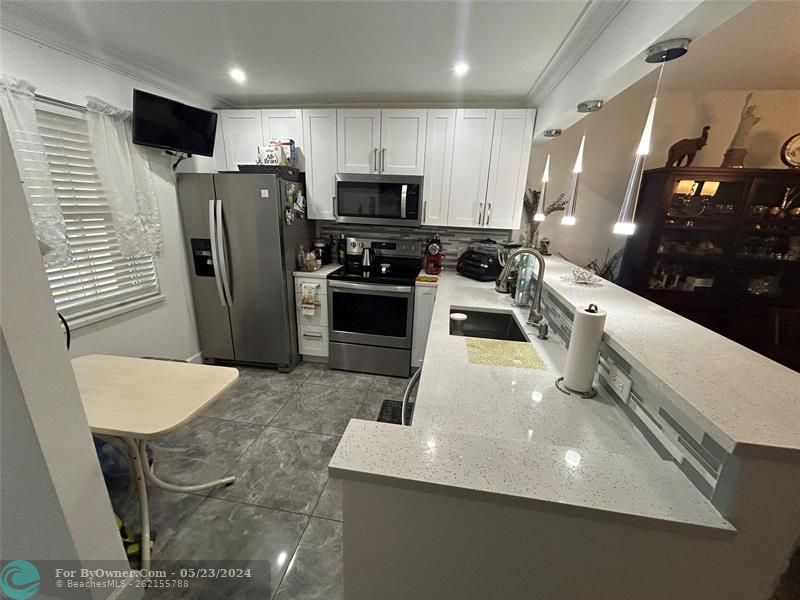 1050 Country Club Dr #304, Margate, Florida image 9