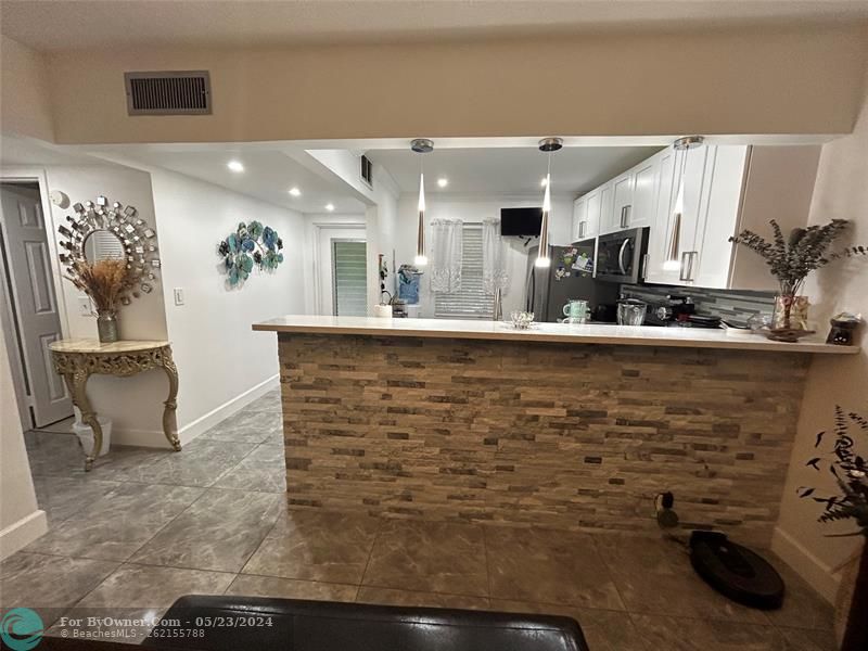 1050 Country Club Dr #304, Margate, Florida image 10