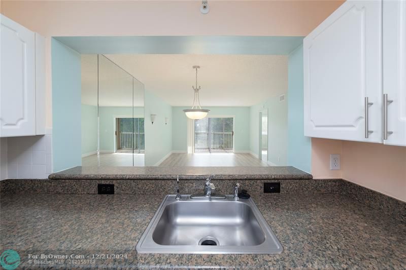 9511 Weldon Cir #414, Tamarac, Florida image 6