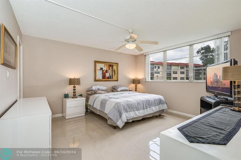 691 S Hollybrook Dr #108, Pembroke Pines, Florida image 4