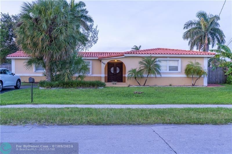 8165 NW 182nd St, Hialeah, Florida image 3