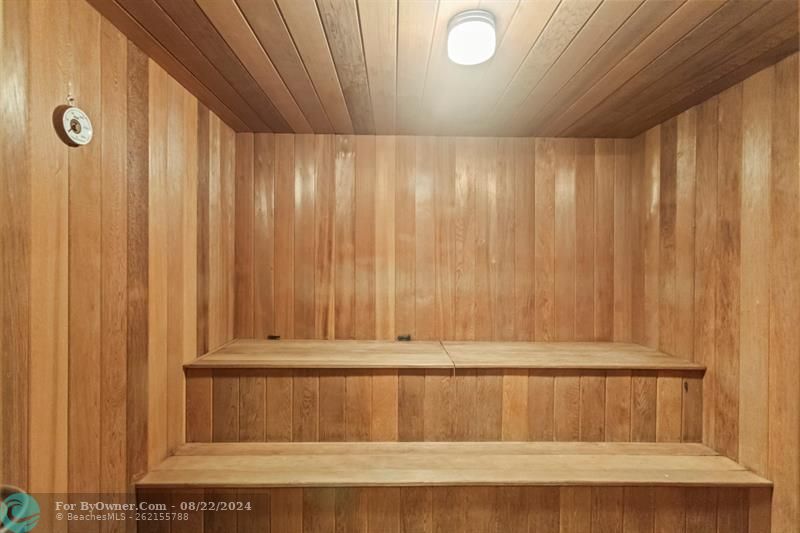 Mens and Ladies rooms have sauna and showers