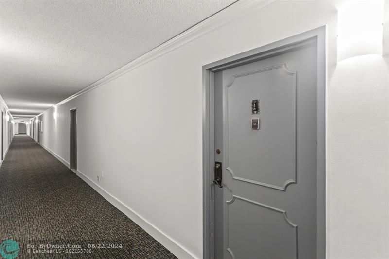 137 Golden Isles Dr #706, Hallandale Beach, Florida image 28