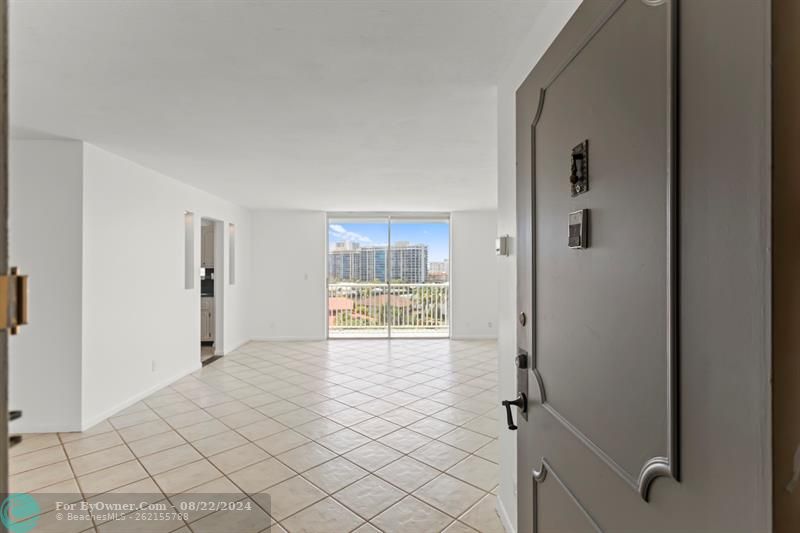 137 Golden Isles Dr #706, Hallandale Beach, Florida image 29