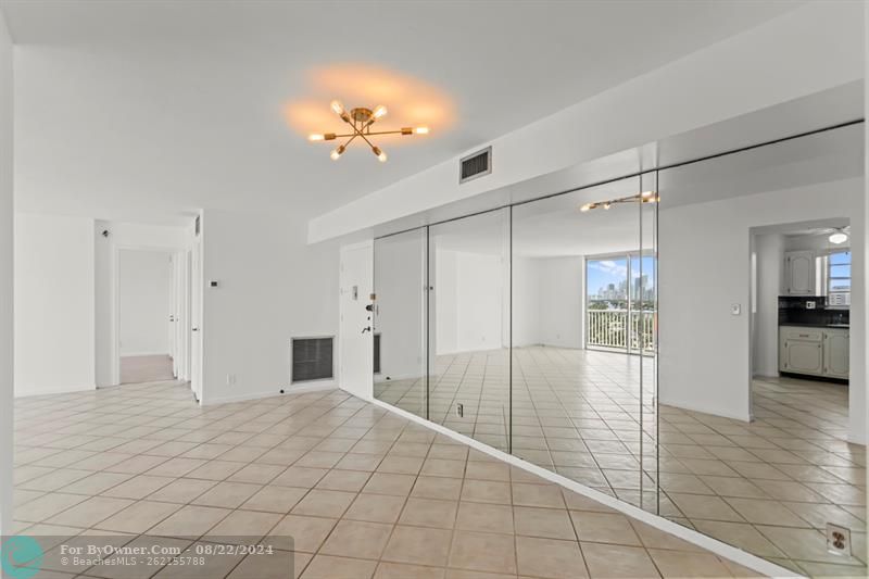 137 Golden Isles Dr #706, Hallandale Beach, Florida image 33