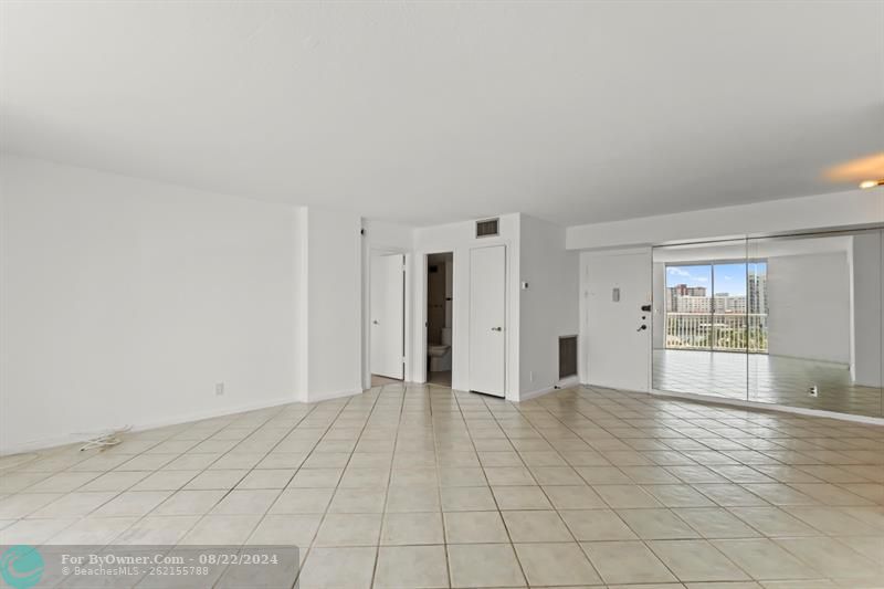 137 Golden Isles Dr #706, Hallandale Beach, Florida image 36