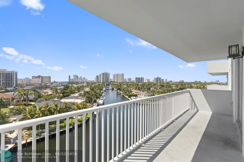 137 Golden Isles Dr #706, Hallandale Beach, Florida image 39