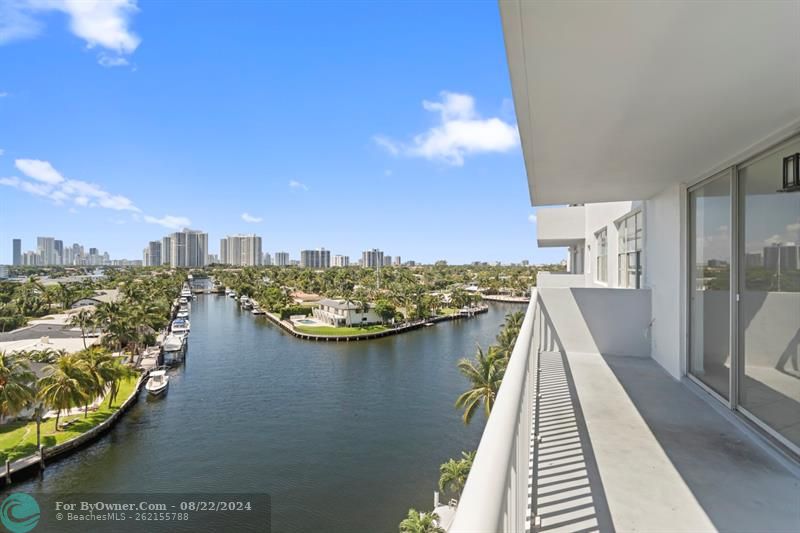137 Golden Isles Dr #706, Hallandale Beach, Florida image 40