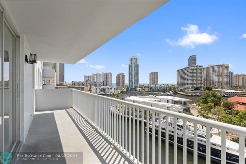 137 Golden Isles Dr #706, Hallandale Beach, Florida image 42