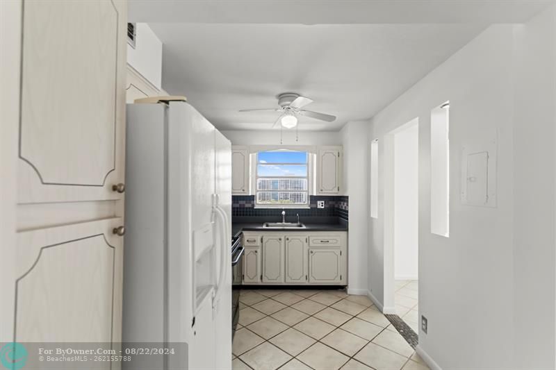 137 Golden Isles Dr #706, Hallandale Beach, Florida image 50