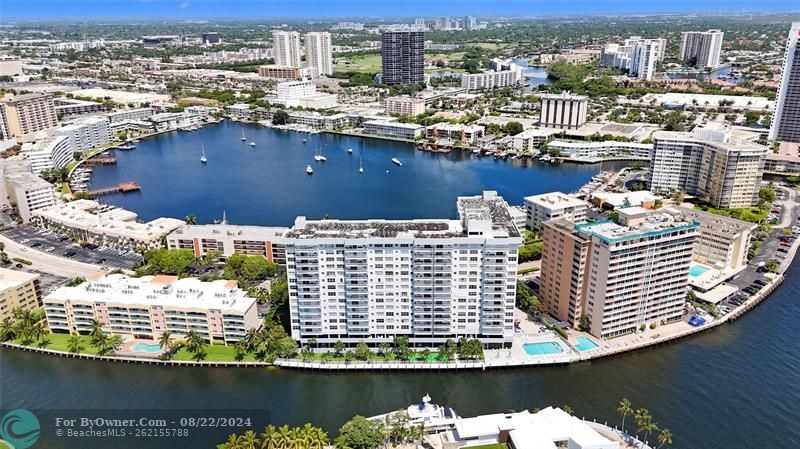 137 Golden Isles Dr #706, Hallandale Beach, Florida image 6