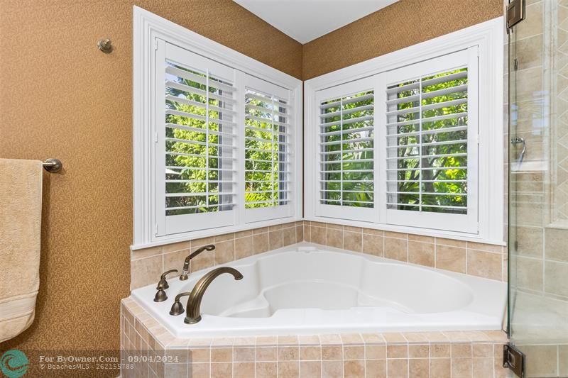 359 Poinciana Dr, Fort Lauderdale, Florida image 25