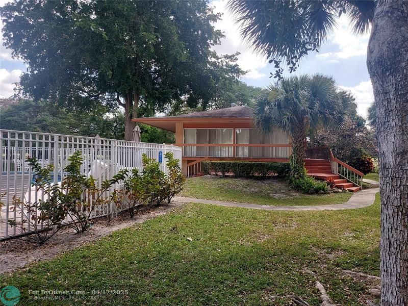 8400 Lagos De Campo Blvd #209, Tamarac, Florida image 27