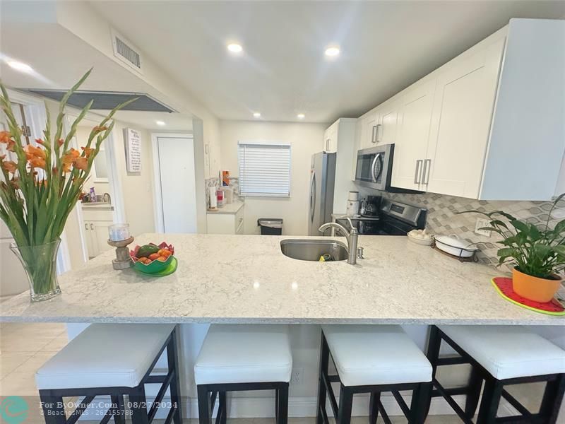 9440 Poinciana Pl #105, Davie, Florida image 2