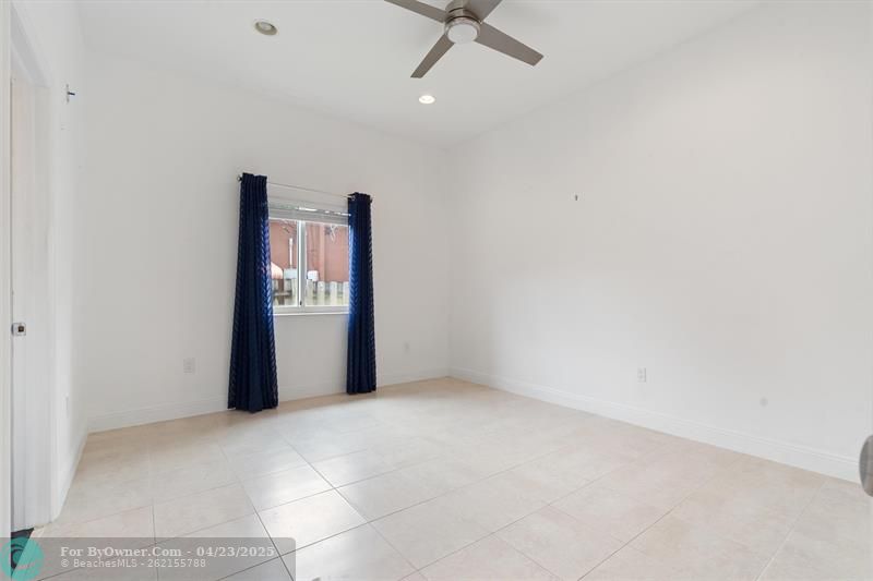 750 NW 37th St, Oakland Park, Florida image 21