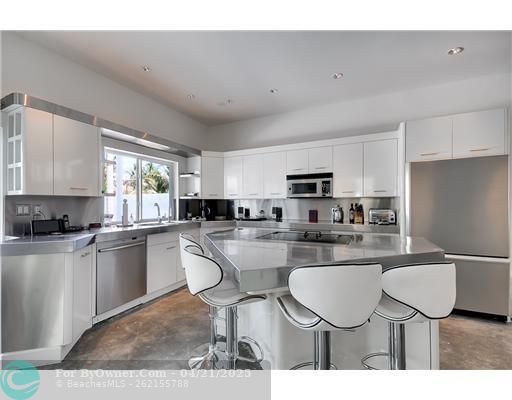 8301 NE 10th Ave, Miami, Florida image 12