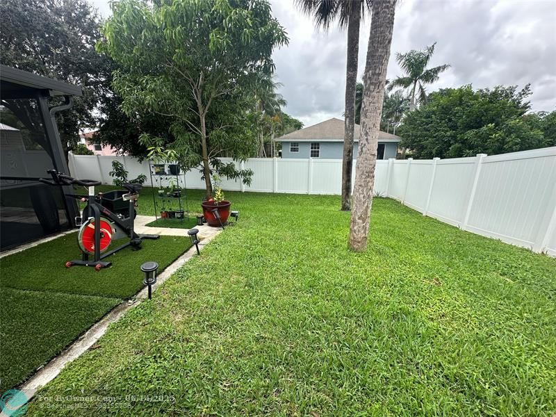 547 NE 1st Ave, Deerfield Beach, Florida image 22