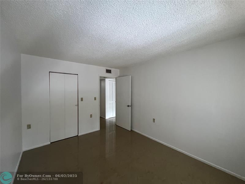 1129 Lake Victoria Drive #M, West Palm Beach, Florida image 27