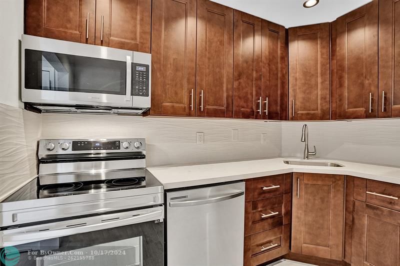 3115 Oakland Shores Dr #E109, Oakland Park, Florida image 3