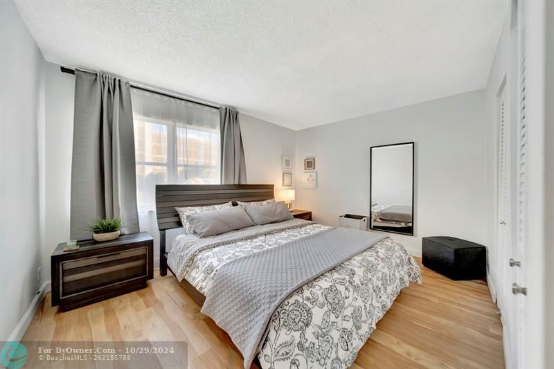 401 Golden Isles Dr #302, Hallandale Beach, Florida image 20