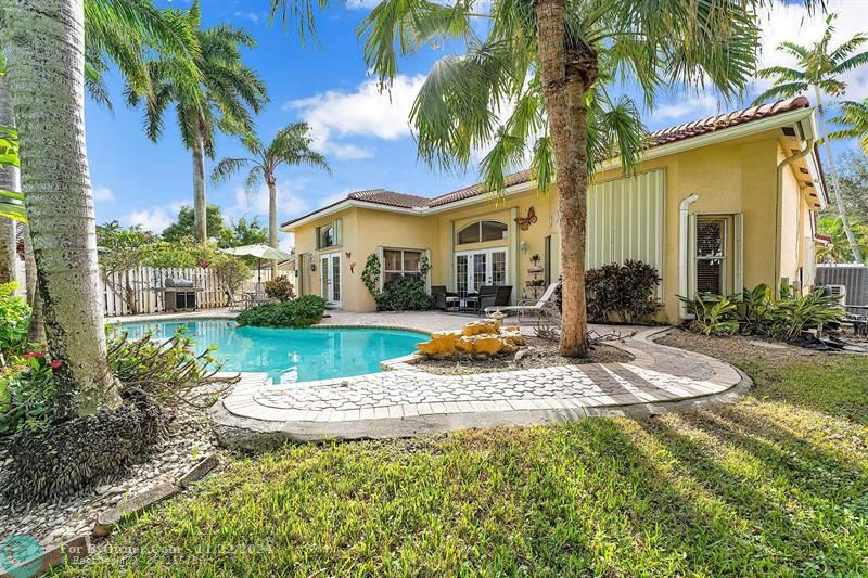 2313 NW 186th Ave, Pembroke Pines, Florida image 9