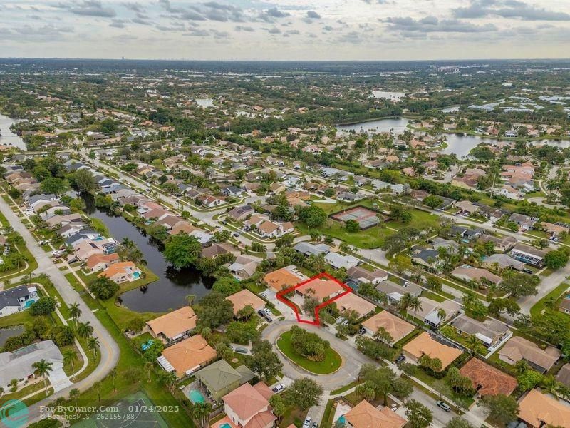 16858 Crestview Ln, Weston, Florida image 40