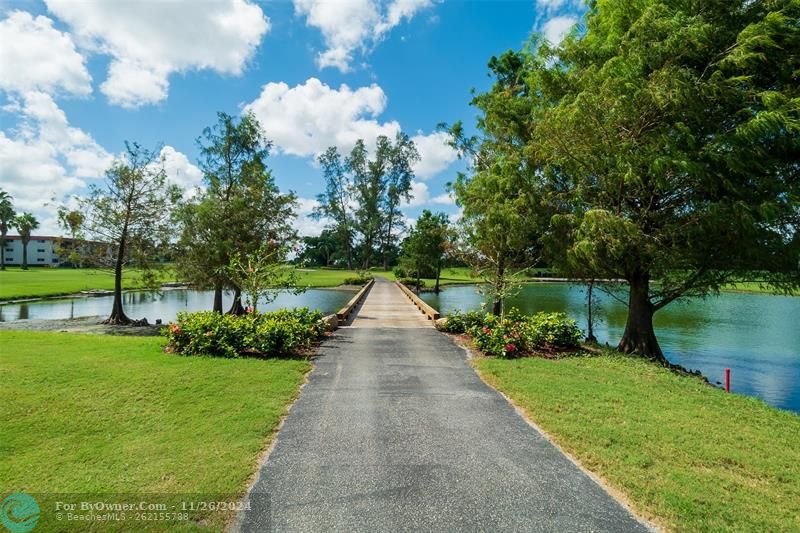 9611 N Hollybrook Lake Dr #107, Pembroke Pines, Florida image 26