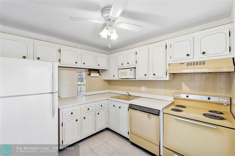 650 NW 80th Ter #107, Margate, Florida image 4