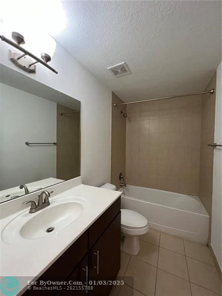 360 NE 194th Ln, Miami, Florida image 46
