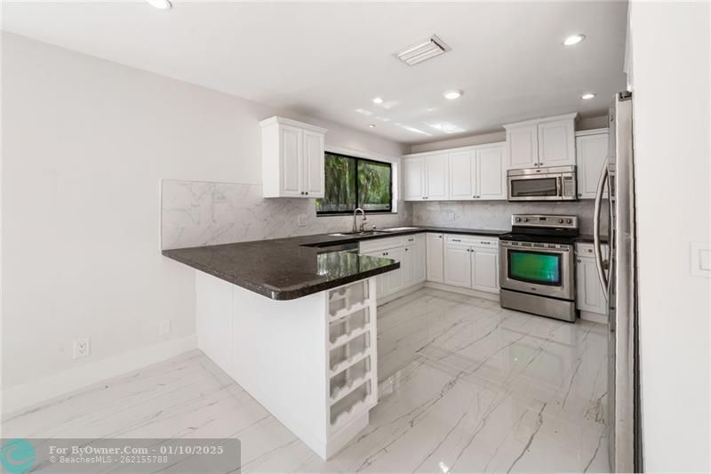 Single Family, Deerfield Beach, Florida image 12