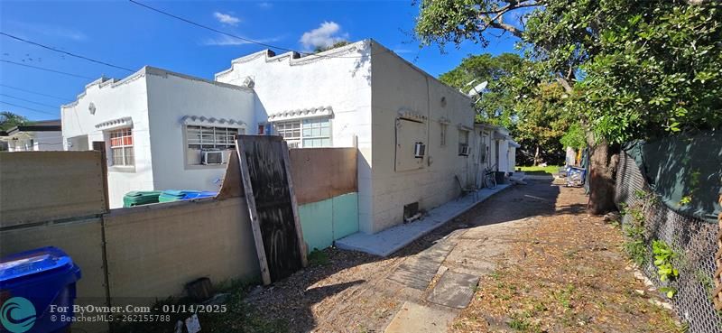 781 NW 30th St, Miami, Florida image 3
