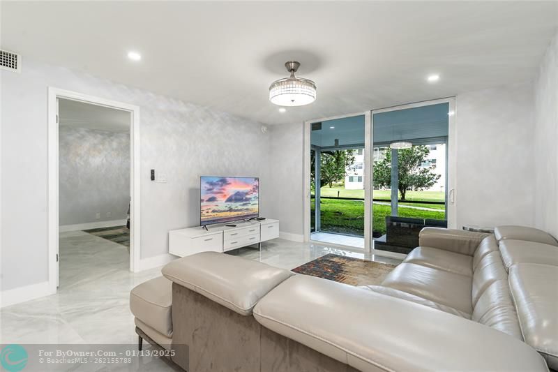 9523 S Hollybrook Lake Dr #102, Pembroke Pines, Florida image 17