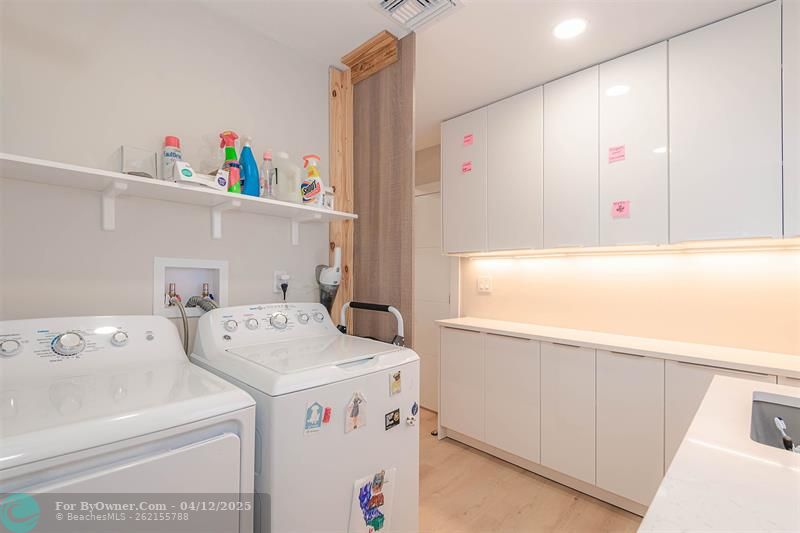 302 SW 2nd Ave, Dania Beach, Florida image 20
