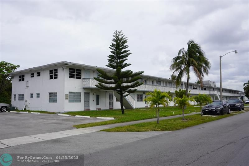 15 NW 204th St #29, Miami Gardens, Florida image 1