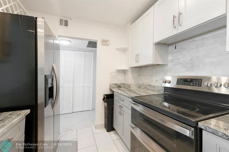 3800 N Hills Dr #402, Hollywood, Florida image 3