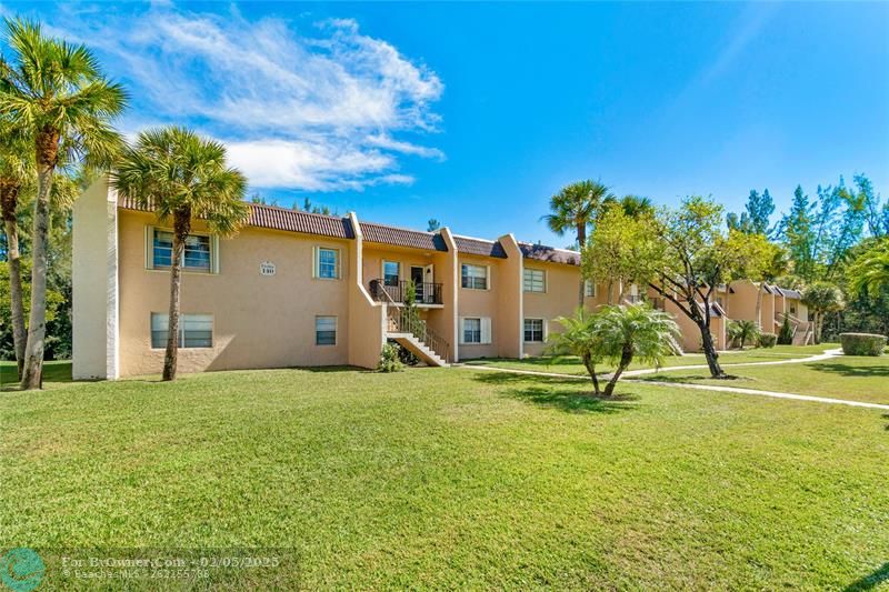 140 Lake Meryl Dr #233, West Palm Beach, Florida image 1