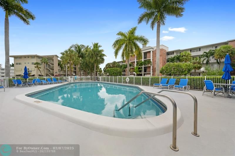 460 Paradise Isle Blvd #109, Hallandale Beach, Florida image 25