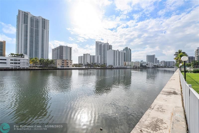 1000 Parkview Dr #412, Hallandale Beach, Florida image 30