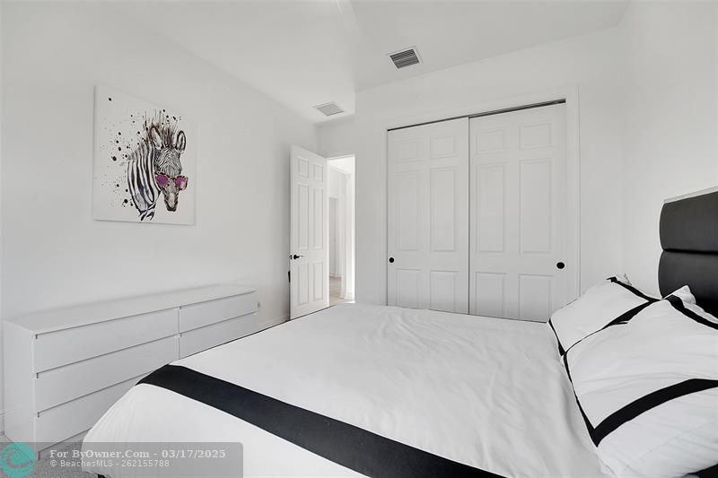 Guest Bedroom/ 3rd Bedroom