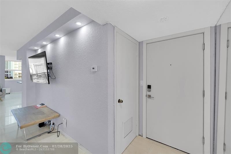 1880 S Ocean Dr #704, Hallandale Beach, Florida image 6