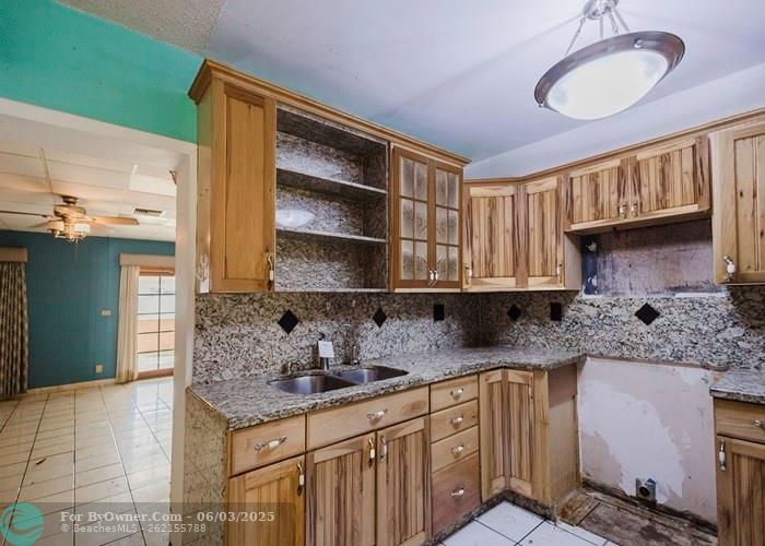 3610 SW 36 St, West Park, Florida image 16