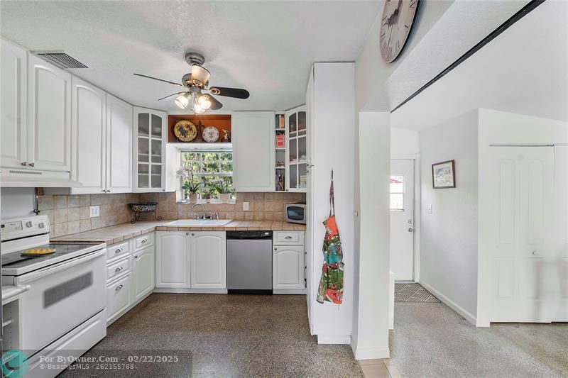 1321 NE 16th Ave, Fort Lauderdale, Florida image 12