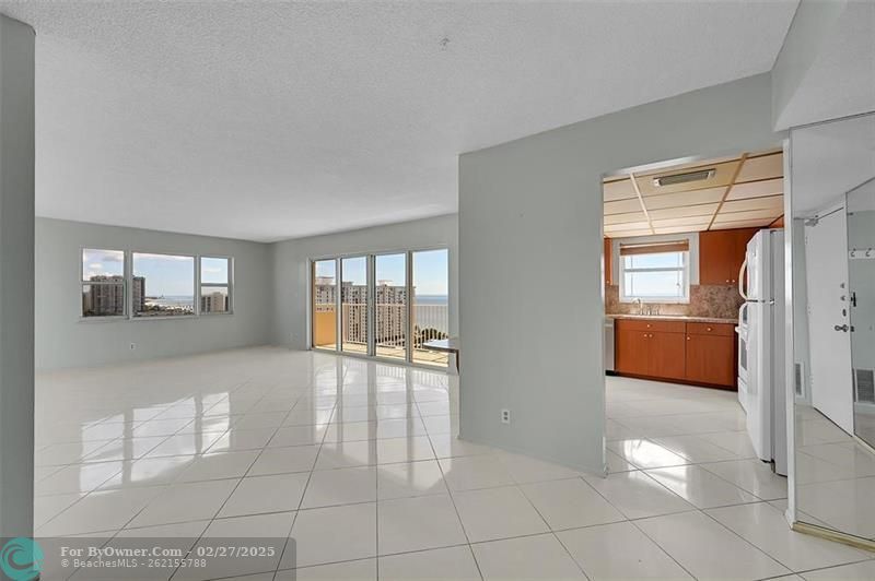 1200 Hibiscus Ave #1804, Pompano Beach, Florida image 2