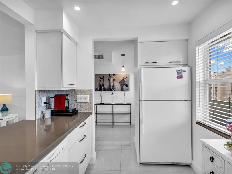 400 NE 14th Ave #517, Hallandale Beach, Florida image 15