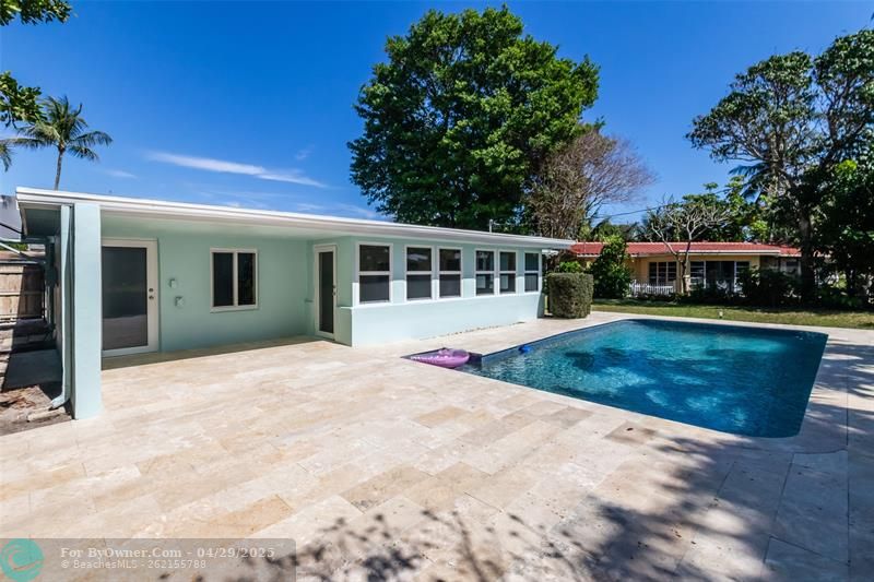 1104 SE 7th Street, Deerfield Beach, Florida image 2