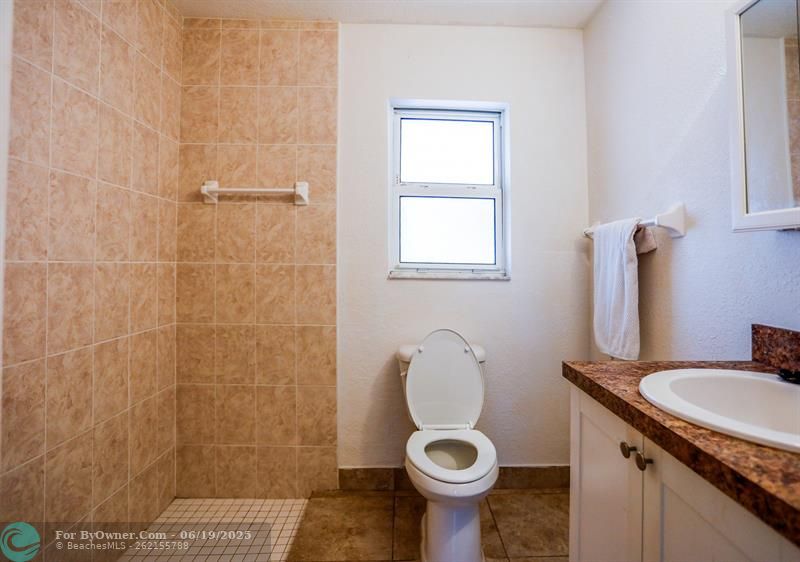 1540 NE 35th St, Pompano Beach, Florida image 13