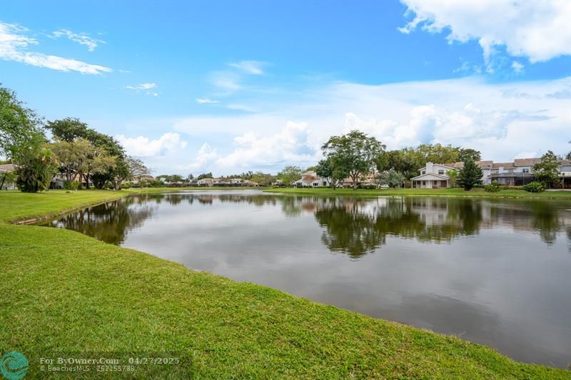 3326 Deer Creek Lake Shore Dr, Deerfield Beach, Florida image 18