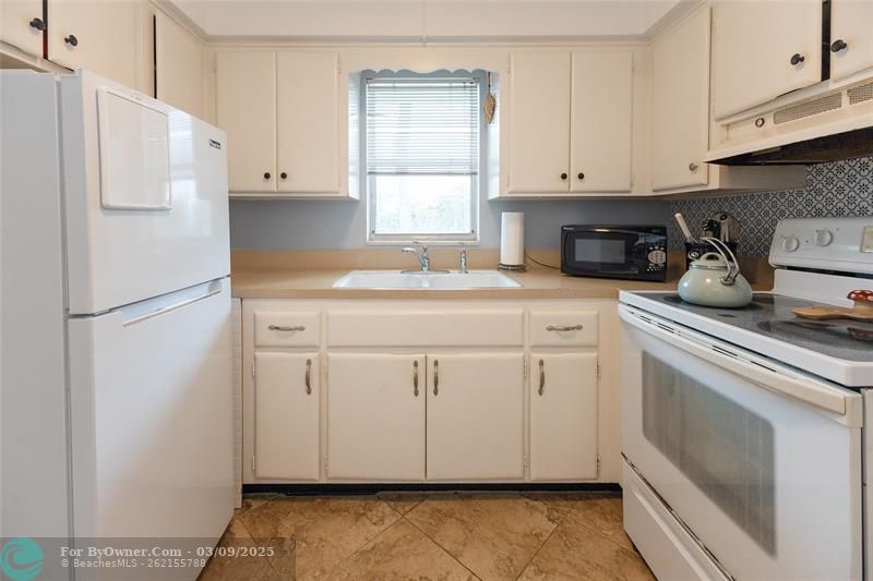 677 Royal Palm Blvd #8, Vero Beach, Florida image 16