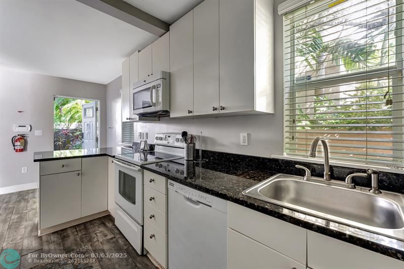1314 SE 1st St, Fort Lauderdale, Florida image 13