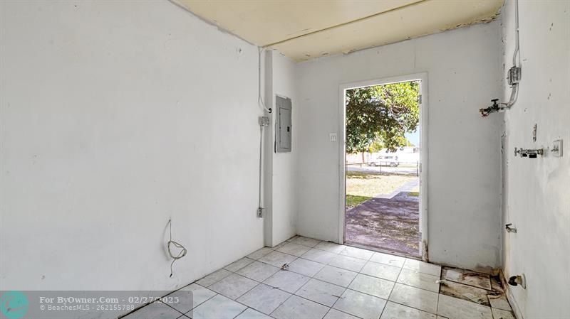 1041 NW 199th St, Miami, Florida image 36